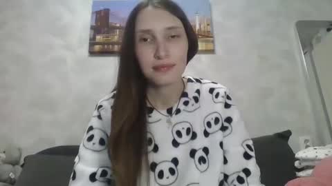 Olivia online show from October 2025 09:14:02 PM