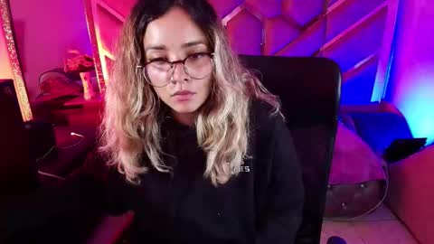  OLIVIA  online show from November 2025 03:38:01 AM