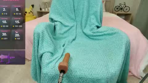 Olivia Hi guys Follow me  online show from November 2025 12:10:02 AM