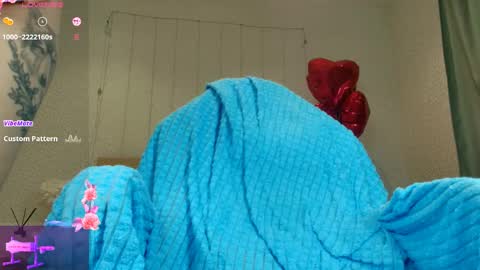 Snapshot of olivia_k_ chatting on April 2026 11:40:02 PM Olivia Hi guys Follow me online show from April 2026 11:40:02 PM