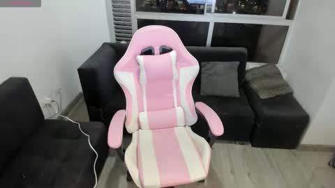 Snapshot of olivia_martine chatting on December 2025 01:24:02 AM olivia_martine online show from December 2025 01:24:02 AM