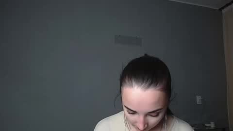 Snapshot of olivia_oliv chatting on May 2026 06:12:02 PM Olivia online show from May 2026 06:12:02 PM