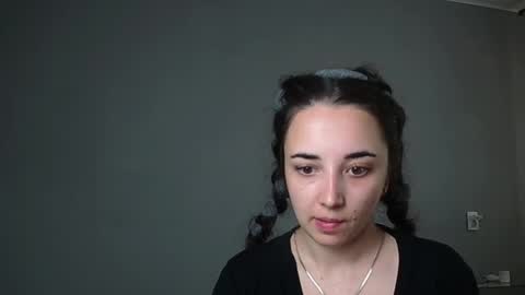 Snapshot of olivia_oliv chatting on May 2026 10:20:01 AM Olivia online show from May 2026 10:20:01 AM