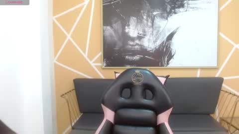 Snapshot of olivia_russo chatting on January 2026 01:05:02 PM Olivia online show from January 2026 01:05:02 PM