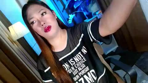 Miss OLIVIA online show from November 2025 09:09:01 AM