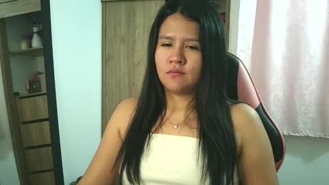 Olivia online show from November 2025 01:00:02 PM