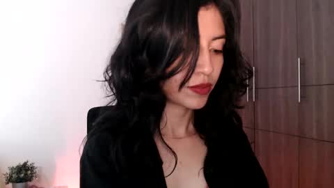 oliviaaa__ online show from January 2025 05:42:02 PM