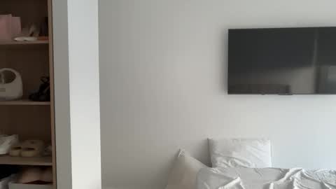 Olivia Brookes online show from January 2026 08:23:01 PM