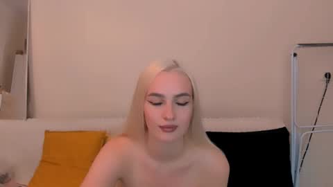 oliviaBeauty online show from October 2025 08:19:01 PM