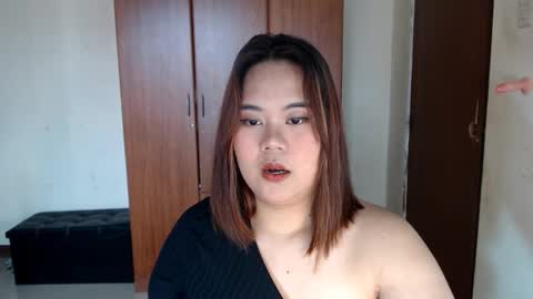 Snapshot of oliviahollywood chatting on January 2025 07:30:01 AM olivia hollywood online show from January 2025 07:30:01 AM