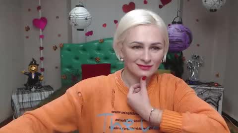 OliviaHorst online show from November 2025 08:15:02 AM