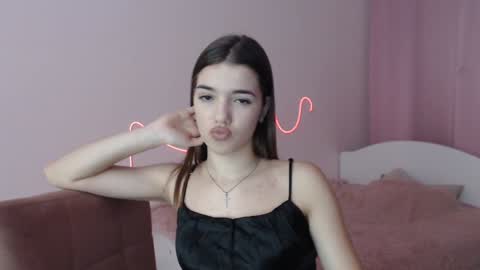 Snapshot of olivialimm chatting on December 2024 09:05:01 PM Olivia online show from December 2024 09:05:01 PM