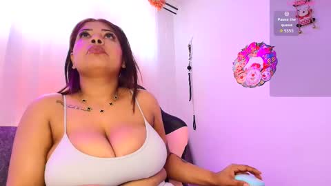 Olivia  online show from December 2025 05:20:01 PM