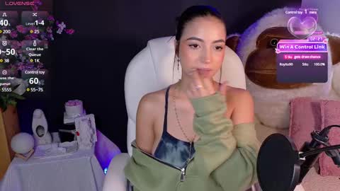 Snapshot of oliviamcneill chatting on February 2025 12:39:01 PM Olivia Mcneill online show from February 2025 12:39:01 PM