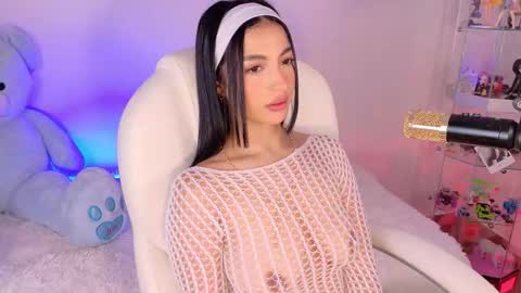 Snapshot of oliviamcneill chatting on November 2025 12:04:02 PM Olivia Mcneill online show from November 2025 12:04:02 PM