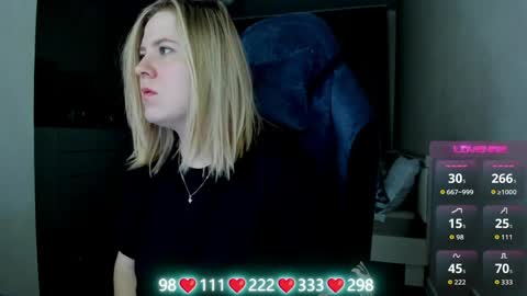 Snapshot of oliviamunk chatting on April 2026 03:37:02 AM . online show from April 2026 03:37:02 AM