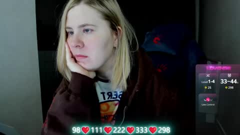 Snapshot of oliviamunk chatting on May 2026 04:08:01 AM . online show from May 2026 04:08:01 AM