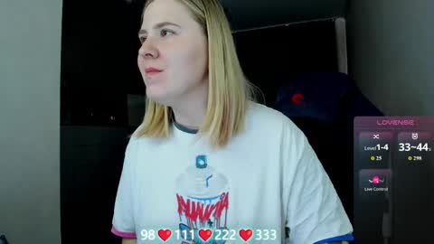 Snapshot of oliviamunk chatting on May 2026 05:38:02 AM . online show from May 2026 05:38:02 AM