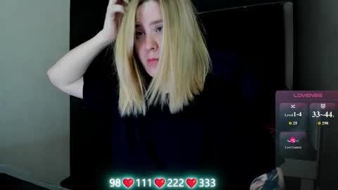 Snapshot of oliviamunk chatting on May 2026 03:45:02 AM . online show from May 2026 03:45:02 AM
