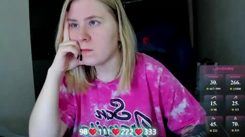 Snapshot of oliviamunk chatting on May 2026 07:38:01 AM . online show from May 2026 07:38:01 AM