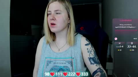 Snapshot of oliviamunk chatting on June 2026 04:06:01 AM . online show from June 2026 04:06:01 AM