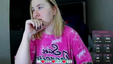 Snapshot of oliviamunk chatting on June 2026 03:51:02 AM . online show from June 2026 03:51:02 AM