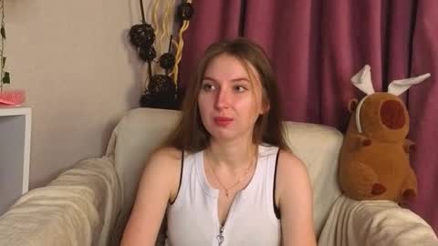 Snapshot of oliviavele chatting on November 2025 07:25:02 PM Kylie online show from November 2025 07:25:02 PM