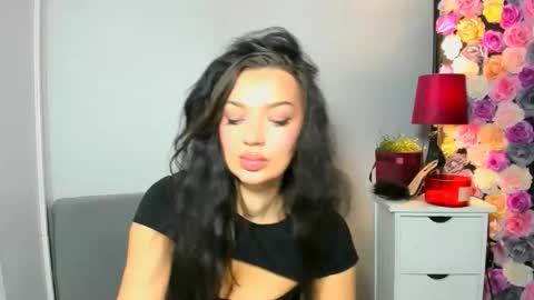 OliviaWomen online show from November 2025 07:43:01 AM