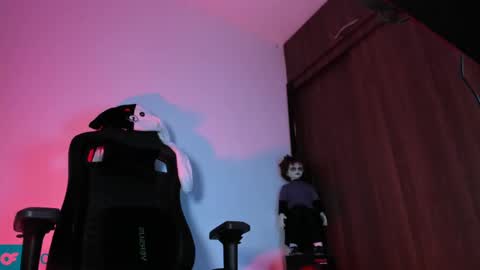     online show from February 2025 06:54:01 AM