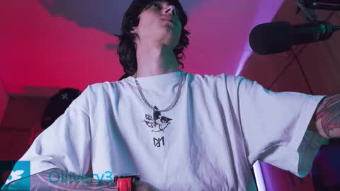     online show from October 2025 04:10:02 AM