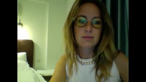 olyra11 online show from January 2026 09:07:02 PM