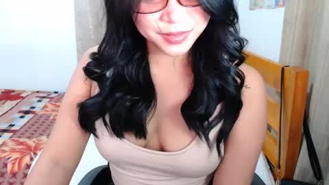 Snapshot of omariaennaid chatting on December 2024 06:47:01 AM Angel online show from December 2024 06:47:01 AM