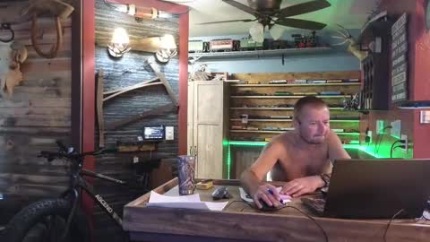 Norm online show from October 2025 09:04:01 PM