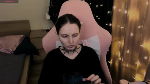 on_yxxx online show from November 2025 06:57:02 PM