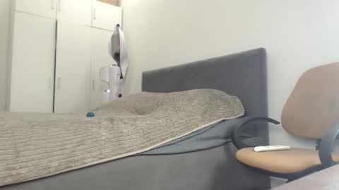 onebestlover online show from February 2026 12:32:02 PM