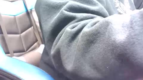 Snapshot of onelargecock0615 chatting on January 2025 12:10:01 PM Unpredictable online show from January 2025 12:10:01 PM