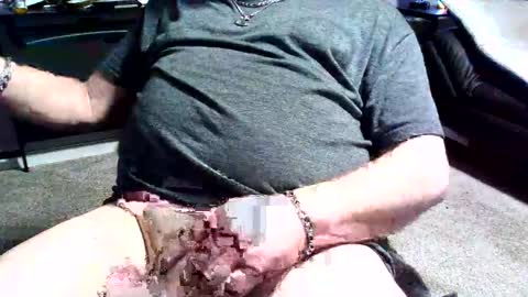 Snapshot of onelargecock0615 chatting on February 2025 09:00:02 AM Unpredictable online show from February 2025 09:00:02 AM