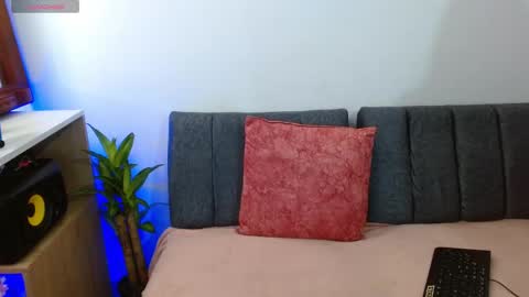 onlily online show from February 2026 09:22:01 PM