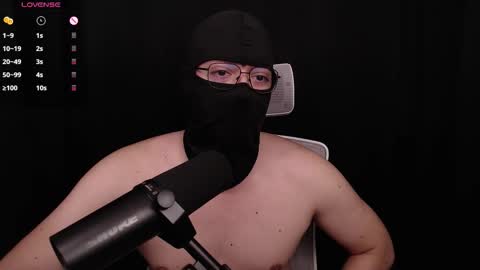 Snapshot of onlycosplayguy chatting on November 2025 12:43:02 AM Dante online show from November 2025 12:43:02 AM