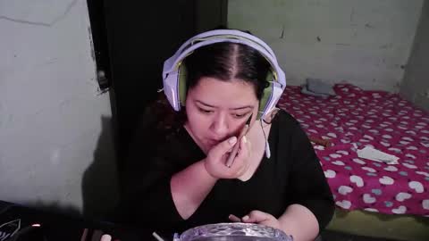 oppaichanuwu online show from December 2025 01:00:01 AM