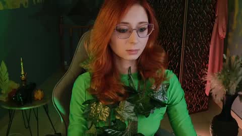 Orianna -  Hi Im into geek culture cosplay crafting LARP games. Shall we play DnD online show from December 2024 04:49:01 PM