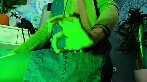 Orianna -  Hi Im into geek culture cosplay crafting LARP games. Shall we play DnD online show from December 2024 04:08:02 PM