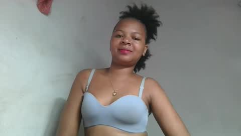 ornellahhh online show from October 2025 03:42:01 PM