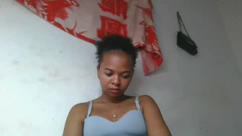 ornellahhh online show from November 2025 01:13:01 PM