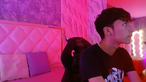 osamu_tay online show from February 2026 11:30:01 AM