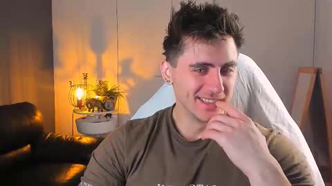 Snapshot of oscar_miller_ chatting on October 2025 08:55:02 PM Oscar online show from October 2025 08:55:02 PM