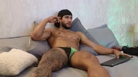 osher_cox online show from November 2025 04:59:01 AM