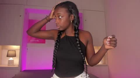 oshun_444 online show from April 2026 12:09:02 PM