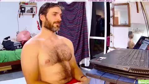 Snapshot of osito_blanco chatting on December 2025 04:09:01 AM Osito Blanco online show from December 2025 04:09:01 AM