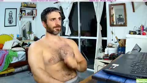Snapshot of osito_blanco chatting on February 2026 03:26:01 AM Osito Blanco online show from February 2026 03:26:01 AM